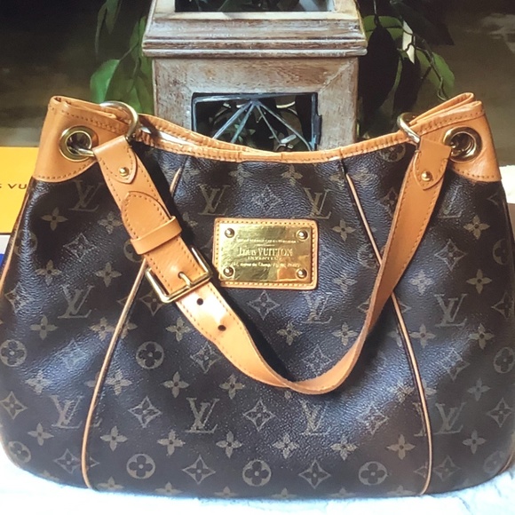 Authentic Louis Vuitton Galliera PM 💕SALE - Picture 1 of 12